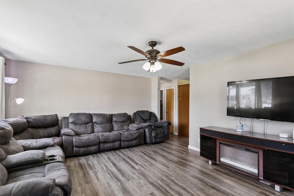 6101 Welker Ave, Des Moines, IA - View 3