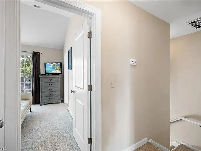 326 Summergate Dr — Photo 25