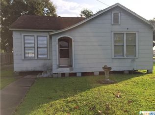 408 Shropshire St, El Campo, TX 77437