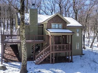 298 E Catoctin Dr, Roseland, VA 22967