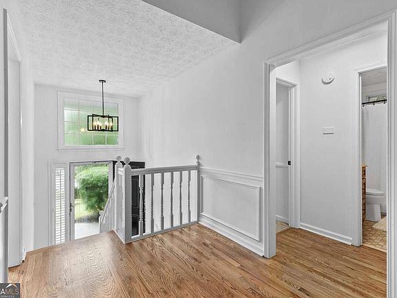 5th image of 8260 Stonebrook Ct