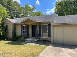 327 Audubon Pl, Jackson, MS 39206