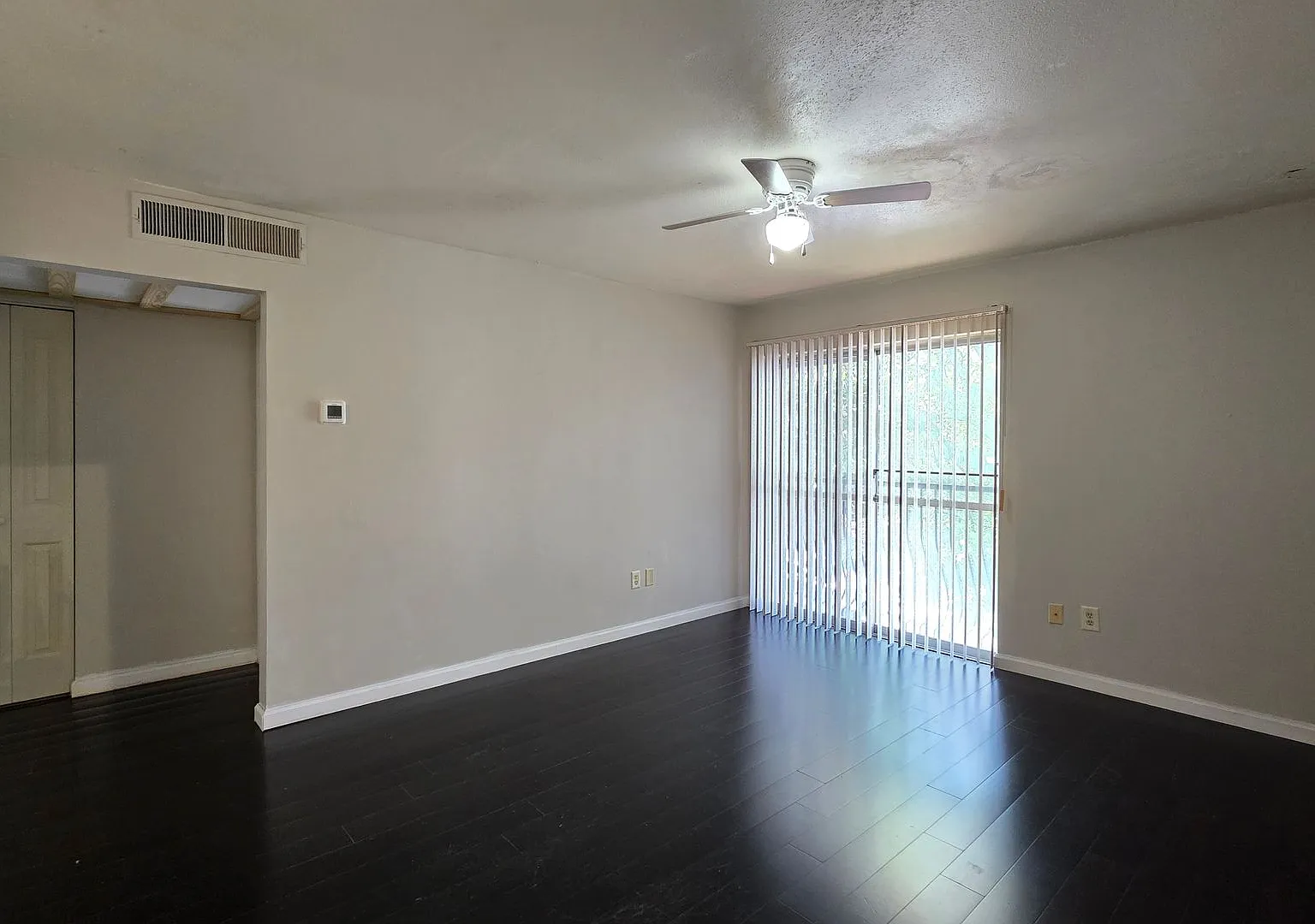 For Rent 1 Bed 1 Bath Condo Across Va Hospital, Available Now. — Photo 2