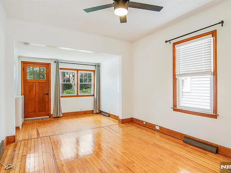 28 Cedar Grove Rd — Photo 4