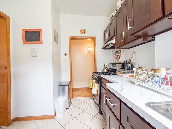 3rd image of 359 Saint Johns Pl APT 7