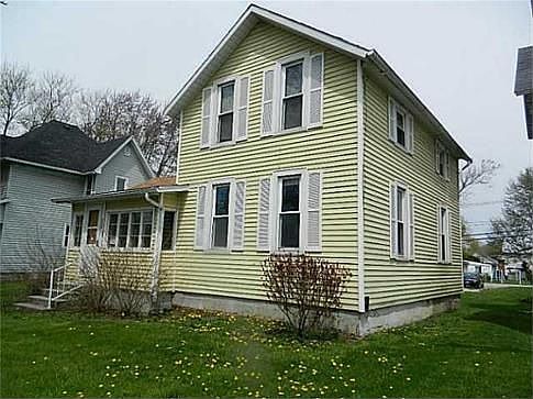 1st image of 202 E Broadway St