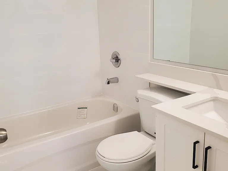 2150 Pandora St — Photo 11