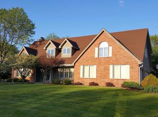 2050 Carrington Dr, Brookfield, WI 53045