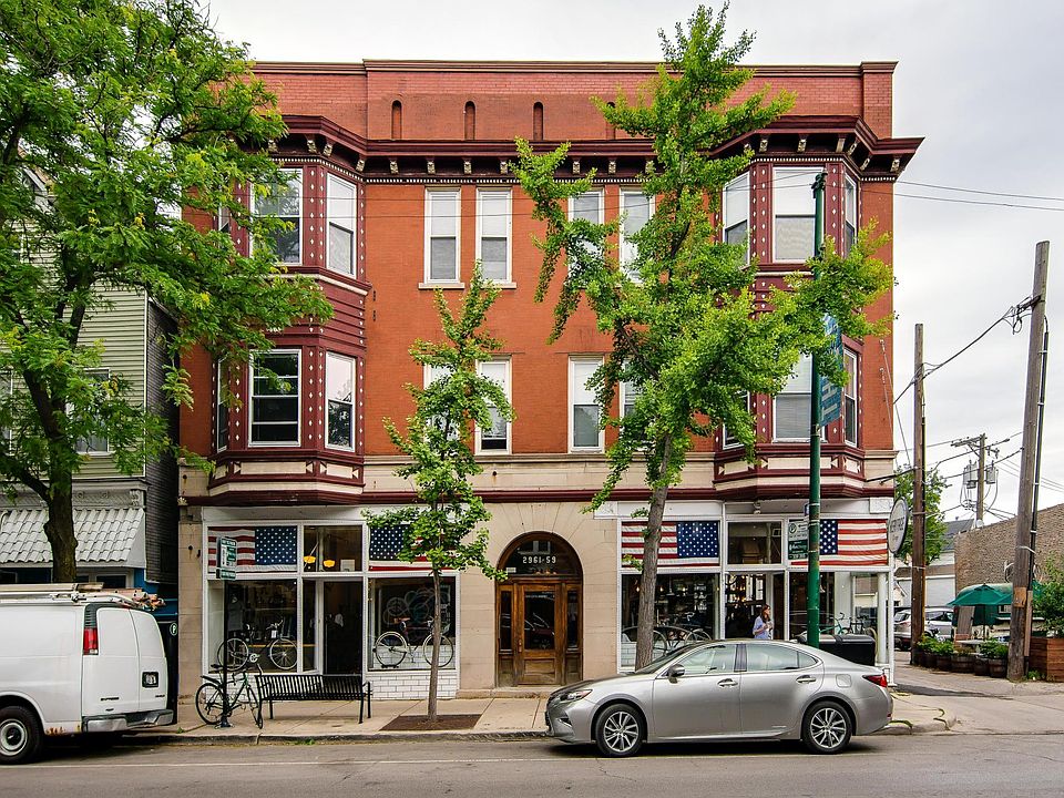 1st image of 2961 N Lincoln Ave #2