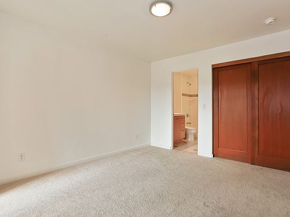 5th image of 68 Siena Dr