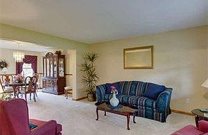 3rd image of 10 Breezewood Dr