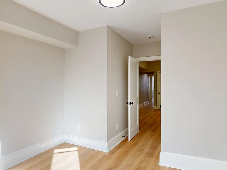 205 Chelsea St #2 — Photo 12