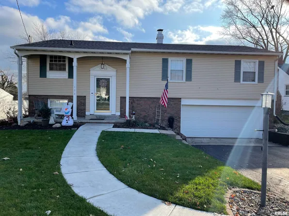 126 E Clinton St, Brimfield, IL 61517