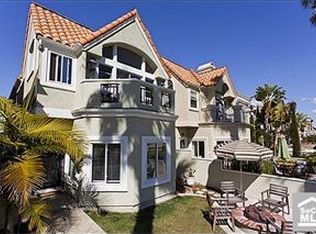 421 6th St, Huntington Beach, CA 92648