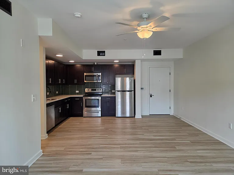 102 Hanover St #208 — Photo 5