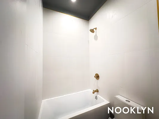 Rented by Jankos Group LLC | media 12