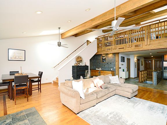 3rd image of 6778 N Northwest Hwy #Penthouse