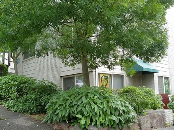 710 2nd Ave W APT 12, Seattle, WA 98119