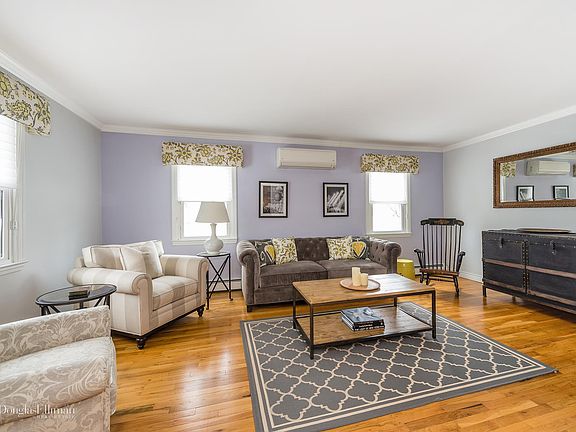 4th image of 28 Heathcote Dr