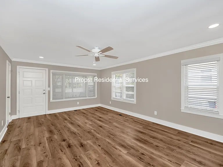 1616 McCullough Ave NE — Photo 13