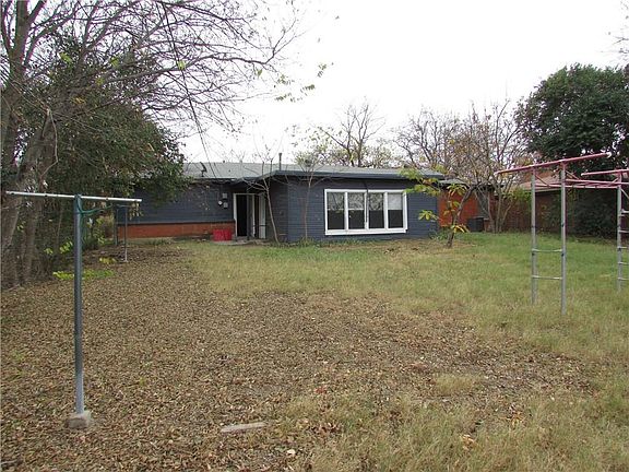 3rd image of 4141 Carma Dr