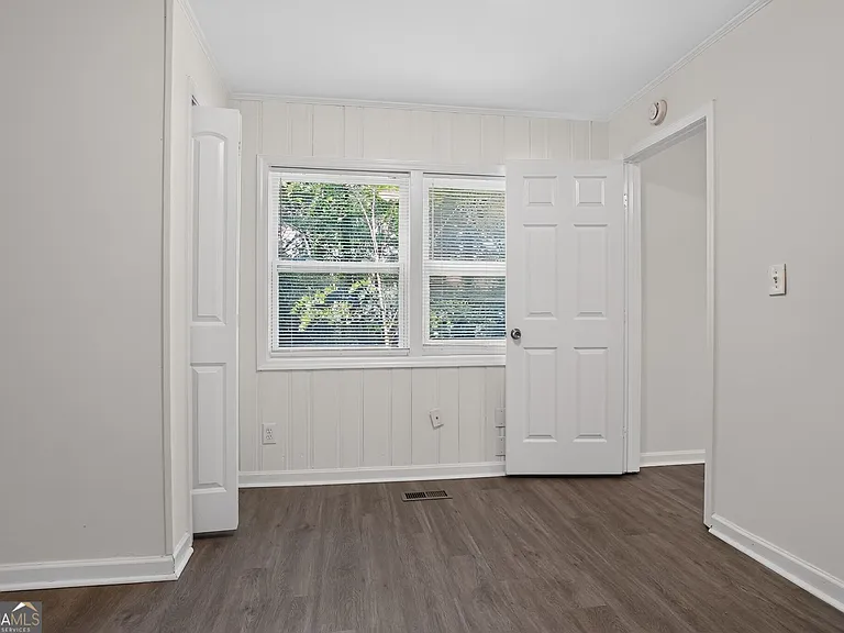 862 Slaton St — Photo 17