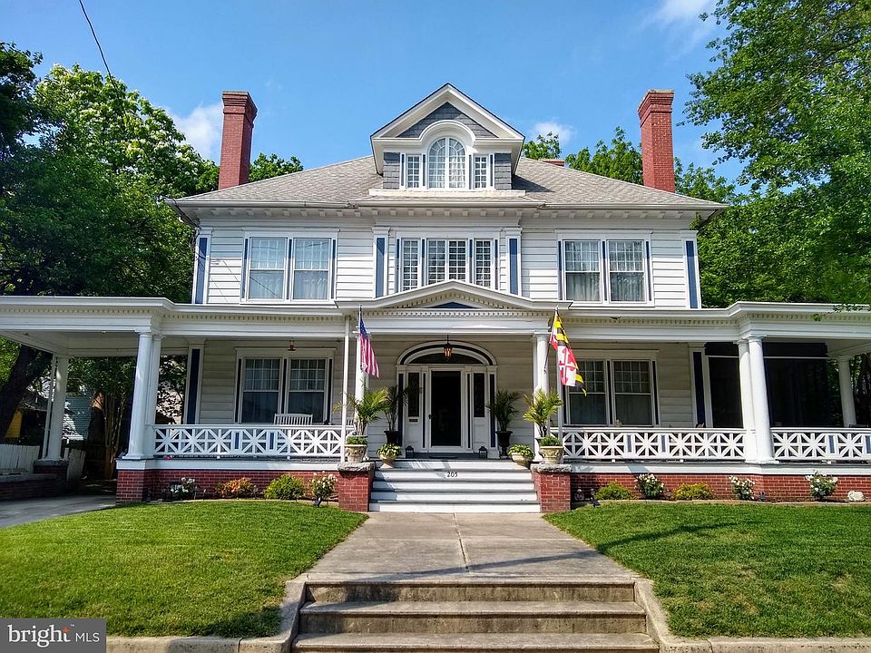 1st image of 205 E Isabella St