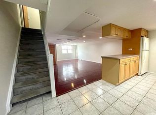 58-40 206th St #2, Oakland Gardens, NY 11364