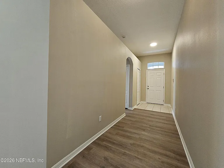 1616 Austin Ln — Photo 3