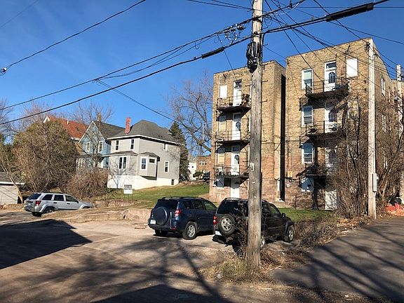 5th image of 1424 E 3rd St #B
