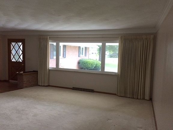 4th image of 282 Faye Dr