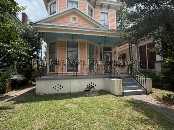 305 W 39th St, Savannah, GA 31401