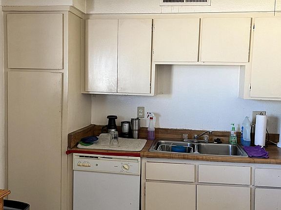 5th image of 8646 W Glenrosa Ave