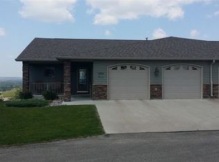 1606 16th St SW, Minot, ND 58701