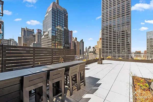 Rented by Manhattan Management Group | media 10