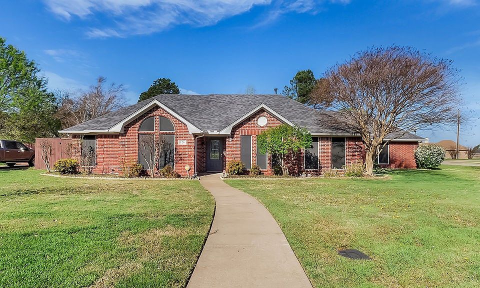 1st image of 128 Ginger Dr