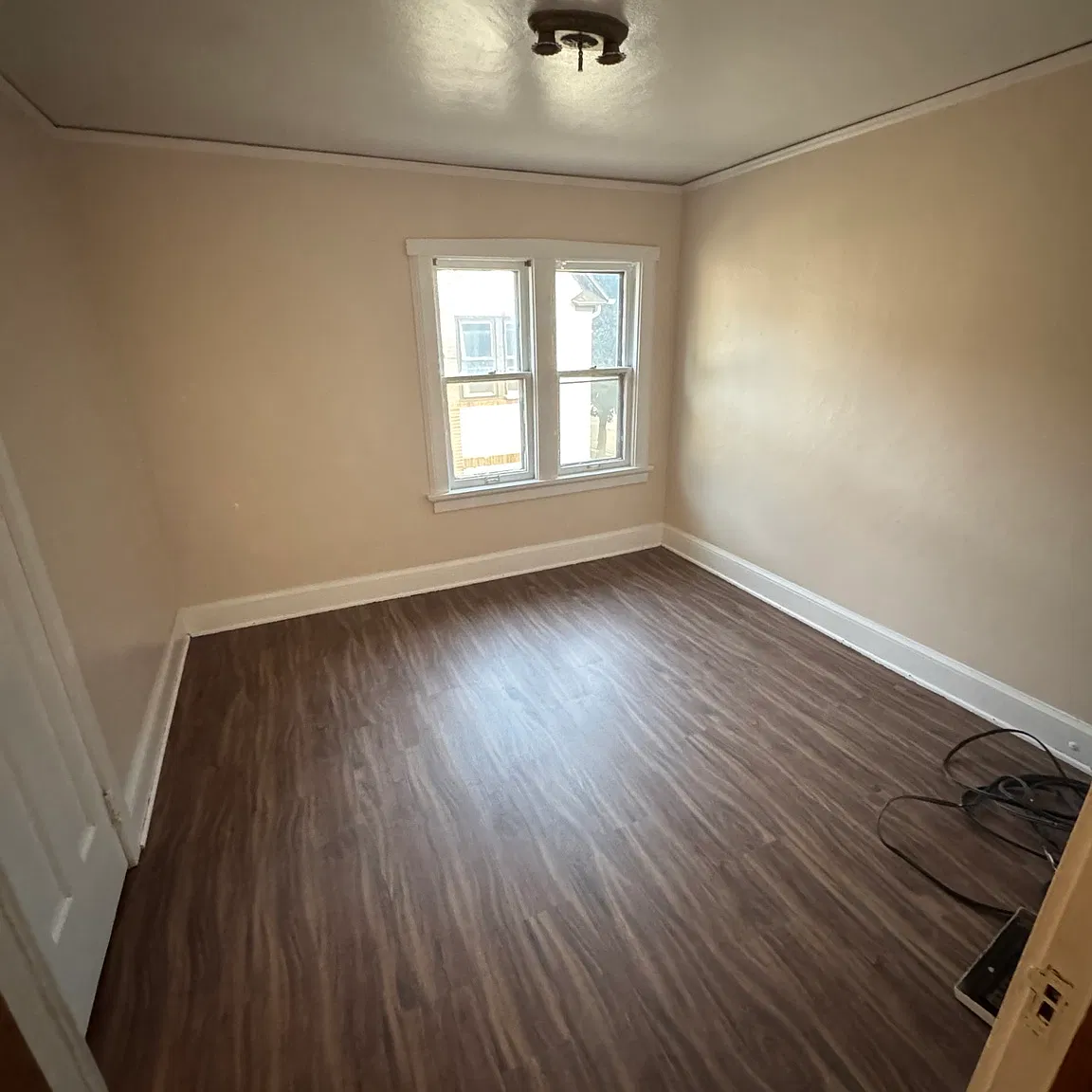 3 bed, 1000 sqft, $1,650 — Photo 2