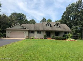 12151 Strawberry Rd, Carbondale, IL 62901