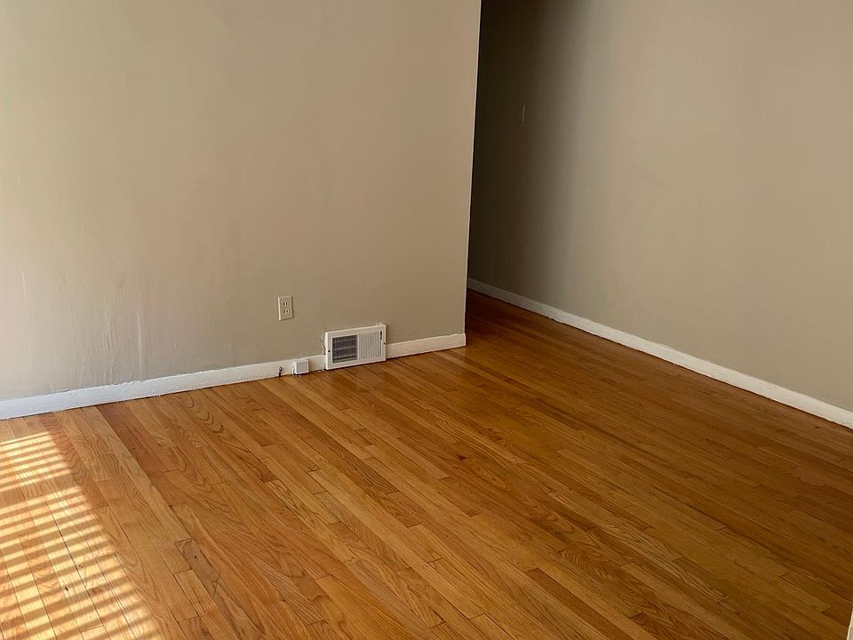 1st image of 21690 Whitmore Ave