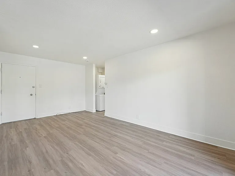 1x1 Open Concept Floorplan SRA
