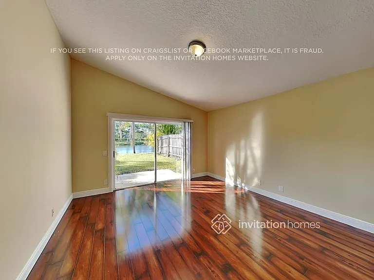 6236 Lansdowne Cir — Photo 8