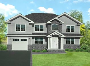 54 Sunrise St, Plainview, NY 11803