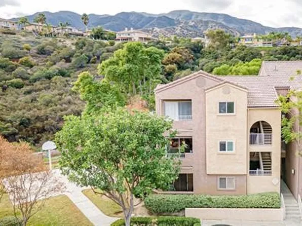 2500 San Gabriel Way Unit 201, Corona, CA 92882