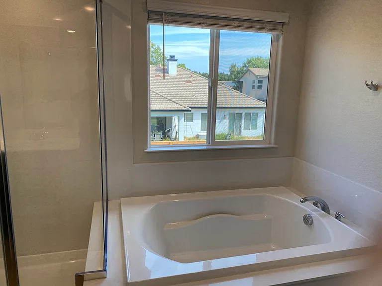 706 Diamond Valley Rd — Photo 9