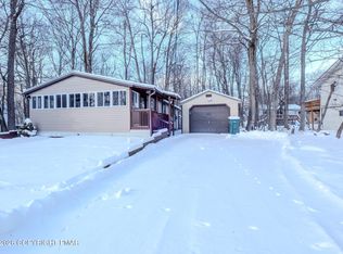 1914 Horseshoe Bnd, Tobyhanna, PA 18466