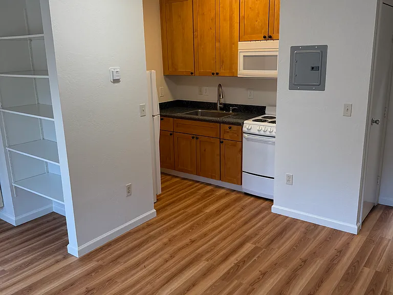 384 Pine Hill Rd #16 — Photo 4
