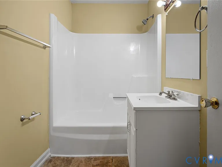 4704 Leadenhall Dr — Photo 31