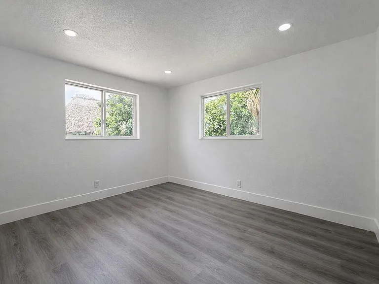 2785 Reo Ln #2 — Photo 4