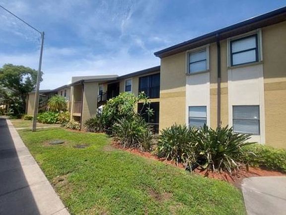 3rd image of 10103 Sailwinds Blvd N APT 102