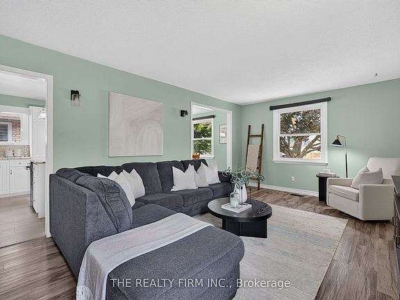 3rd image of 23 Confederation Dr